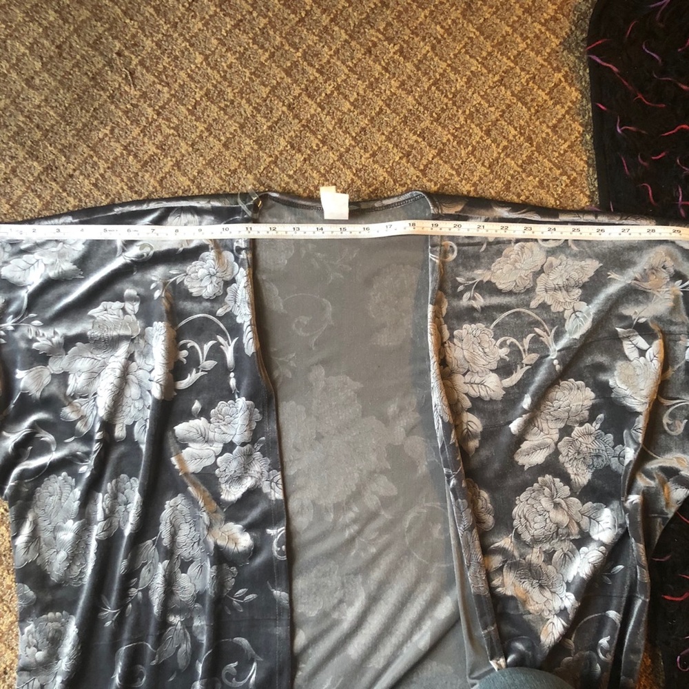 Velvet Kimono Duster - Picture 5 of 8